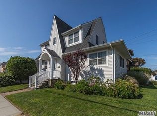 20 Adams St, East Rockaway, NY 11518