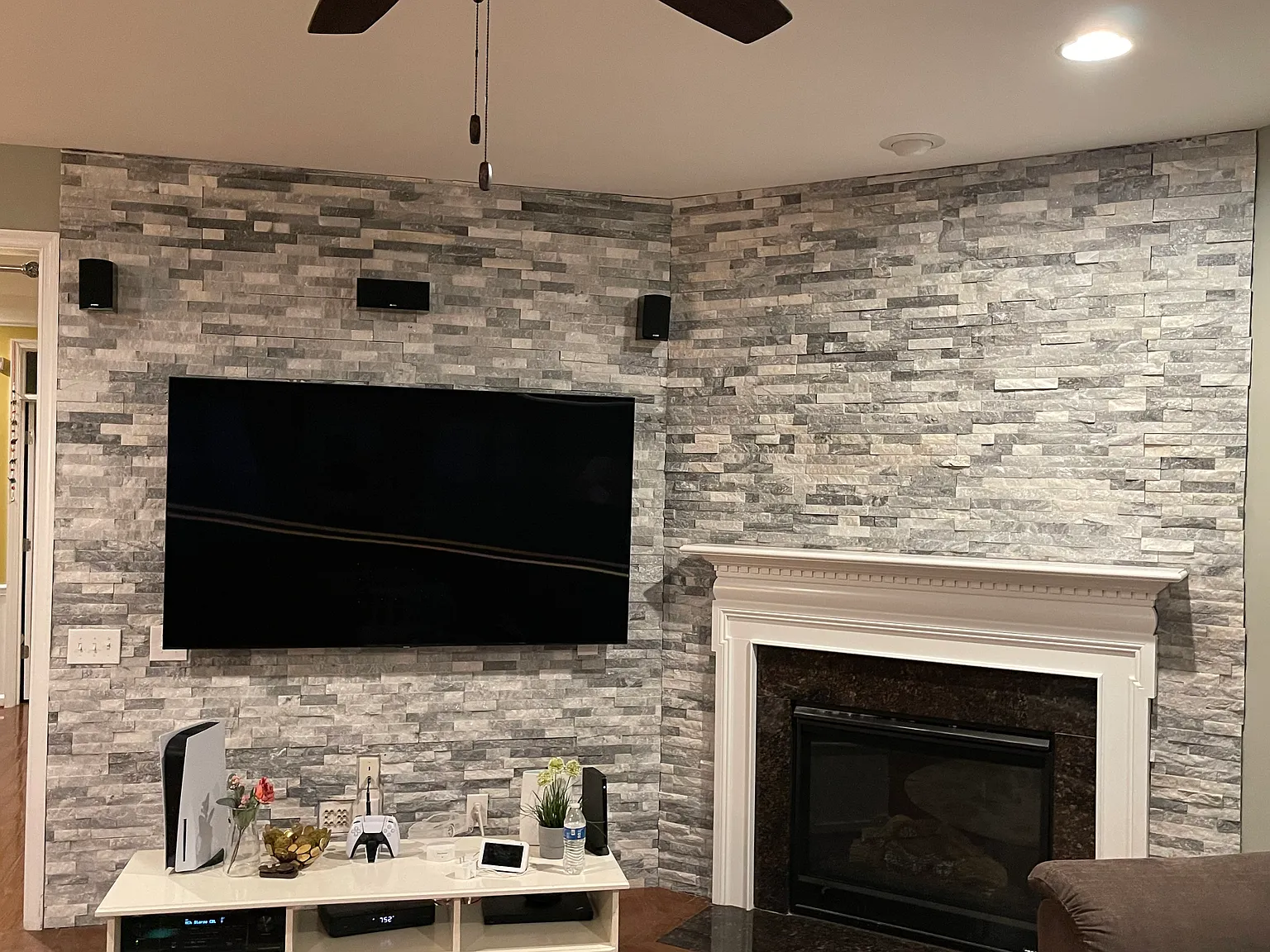 5 bed, 4.5 bath, 4200 sqft, $4,950 — Photo 3