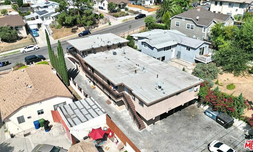 2nd image of 2677 Moss Ave