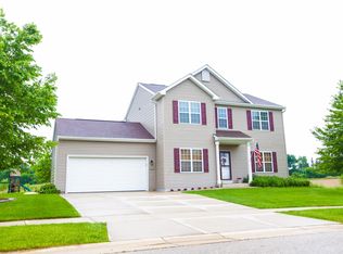 1591 Pumpkin Path, Oconomowoc, WI 53066