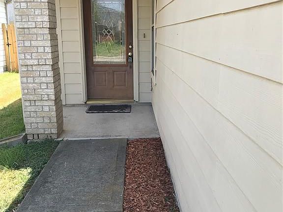 2nd image of 3935 Floral Way Ct