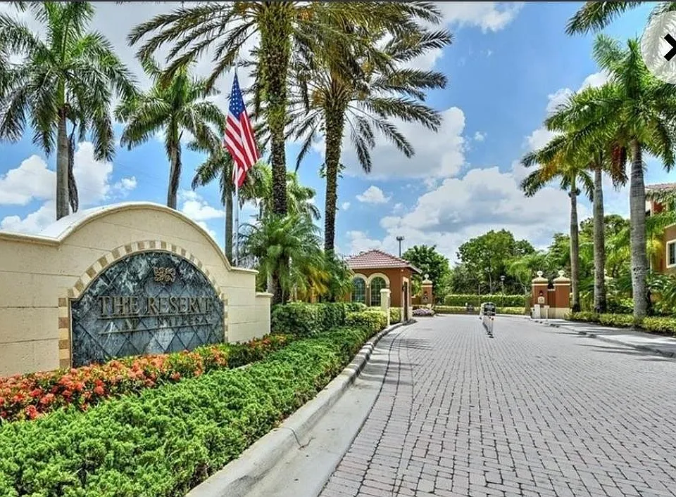 1215 Reserve Way #7