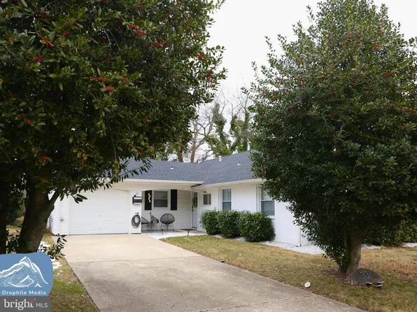 33 Marshal Ln, Willingboro, NJ 08046