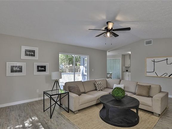 4th image of 8316 N Orangeview Ave