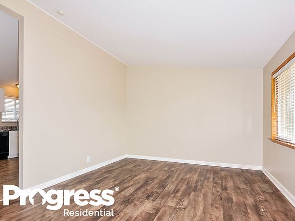 4th image of 2245 Oriole Dr