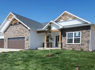 13844 Stone Table Blvd, Fort Wayne, IN 46845