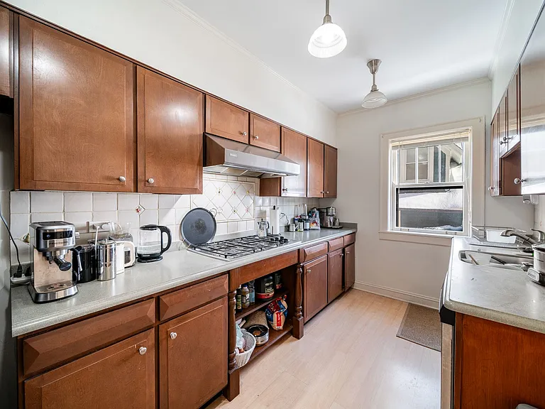 721 Foster St #2E — Photo 2