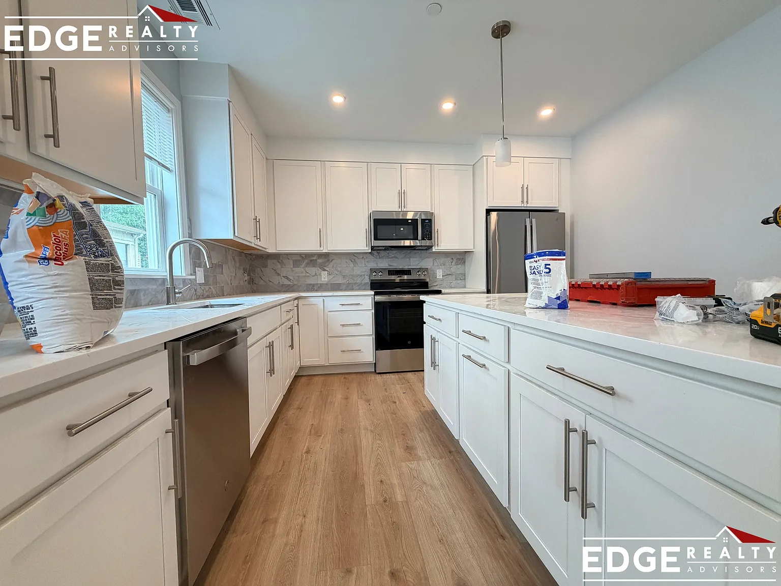2 bed, 1100 sqft, $3,600 — Photo 1