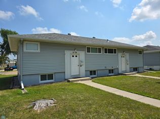 2707 9th St N, Fargo, ND 58102