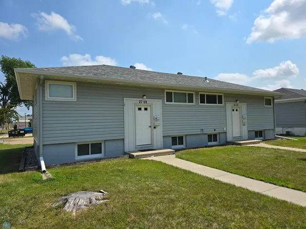 2707 9th St N, Fargo, ND 58102