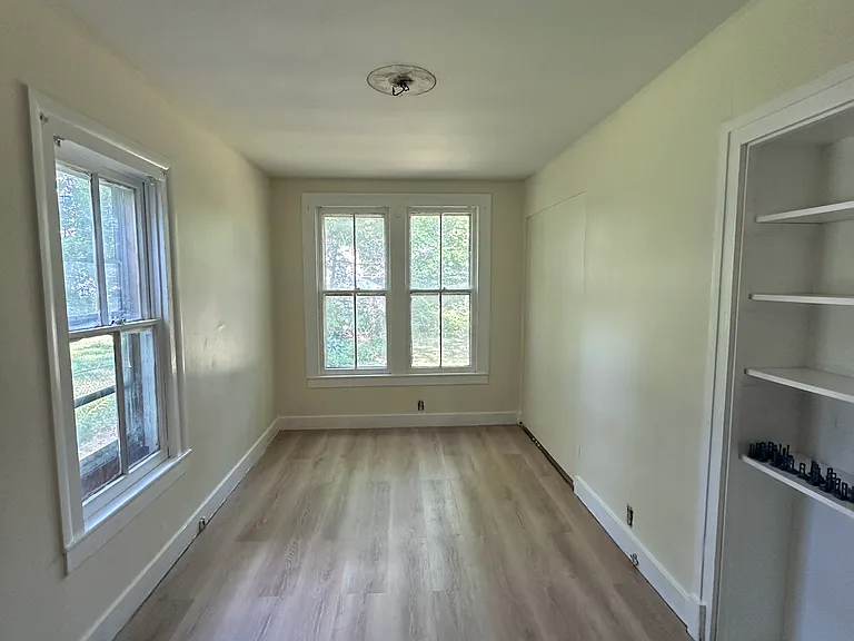 20 Clarke St — Photo 12