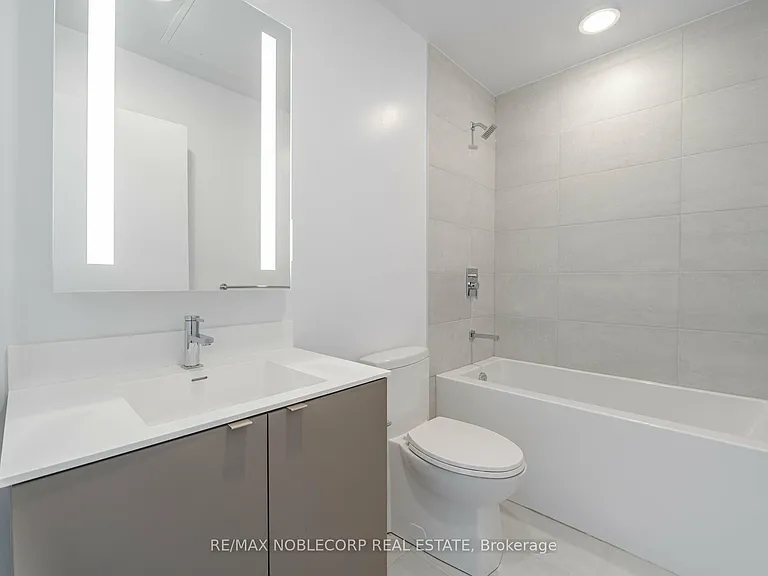 500 Dupont St #409 — Photo 17