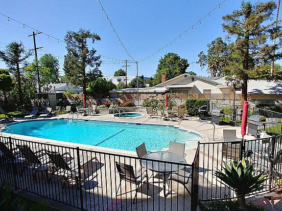 5th image of 10741 Camarillo St APT 108