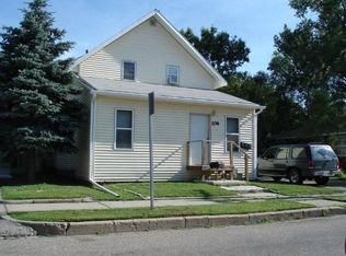 106 6th Ave NW, Minot, ND 58703