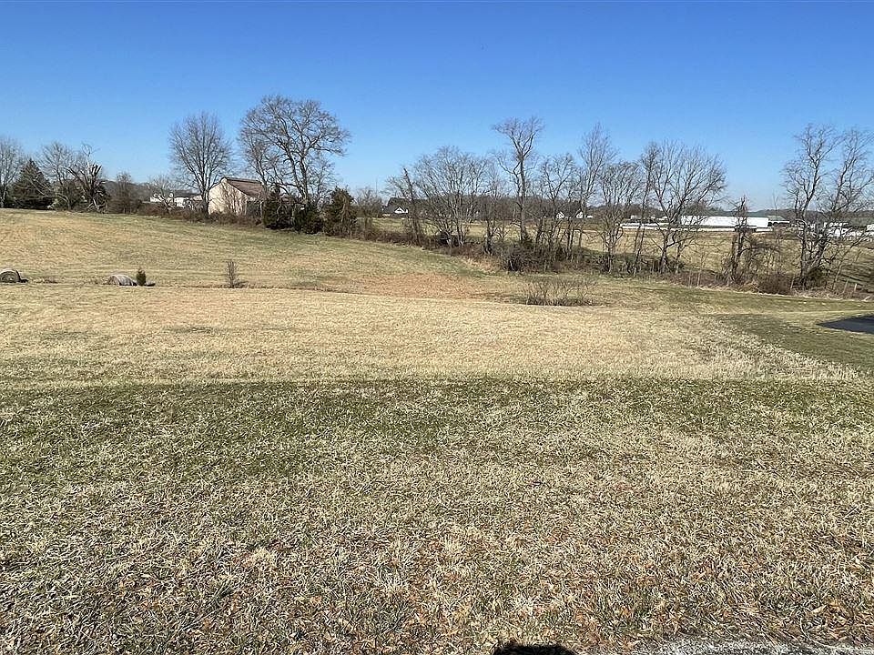 1st image of 140 Sterling Oak Ct