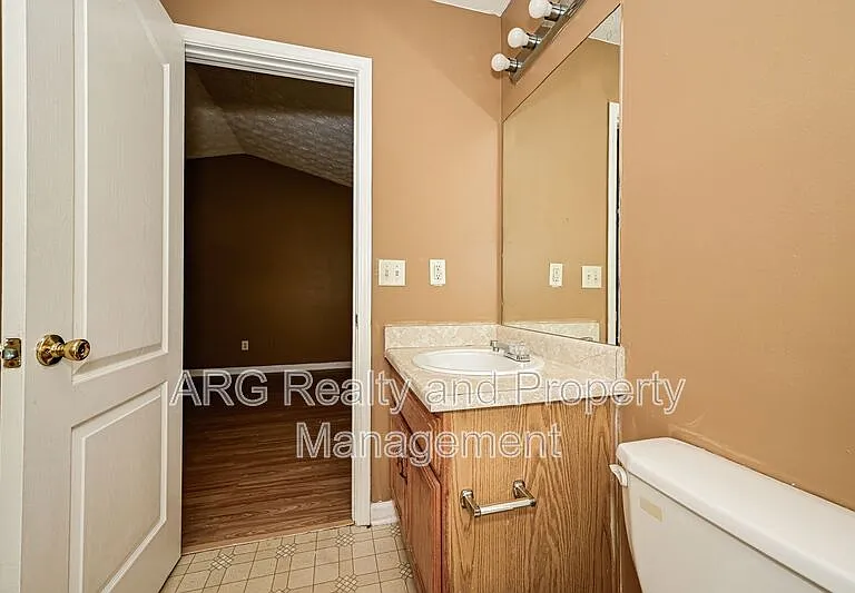 2956 Fields Dr — Photo 8