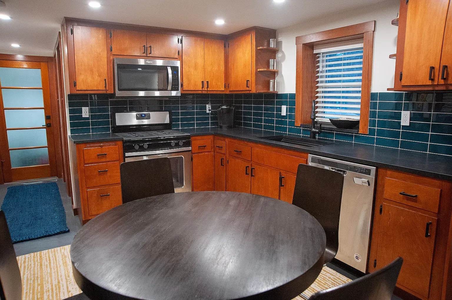 1 bed, 650 sqft, $1,400 — Photo 4