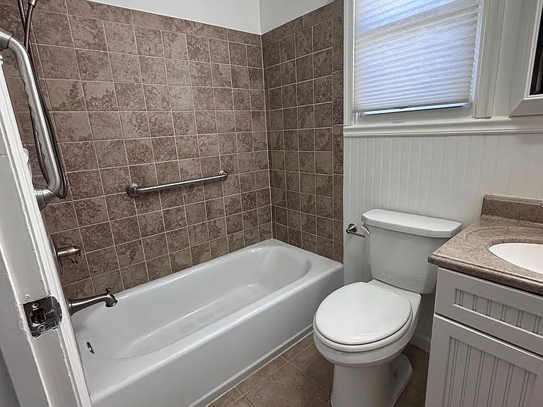 122 E Roosevelt Ave — Photo 22