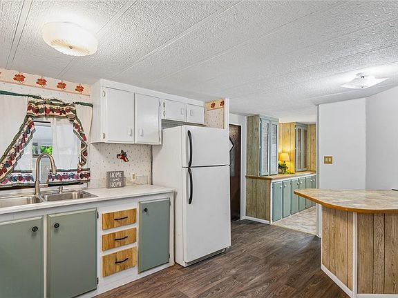 4th image of 6601 Sutherland Ave