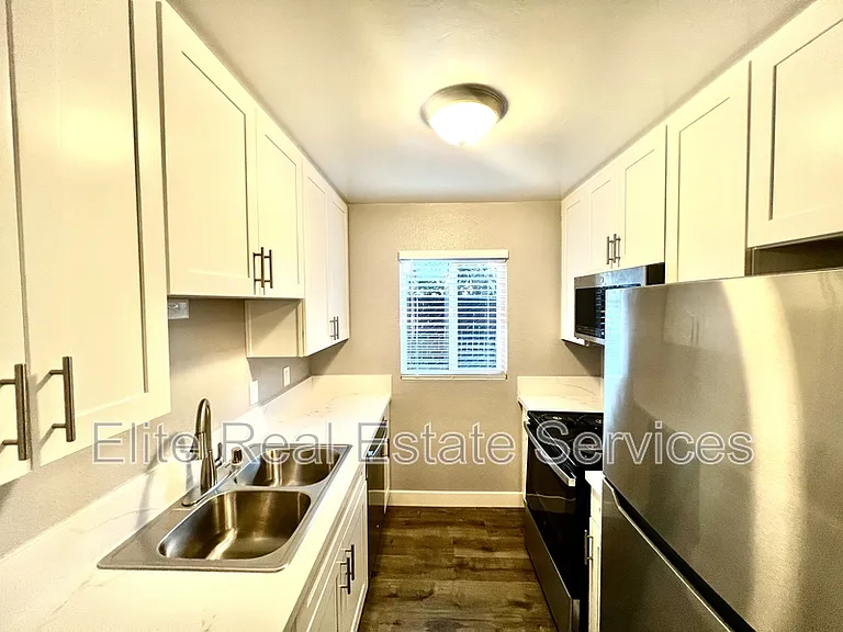 4424 47th St #1 — Photo 4