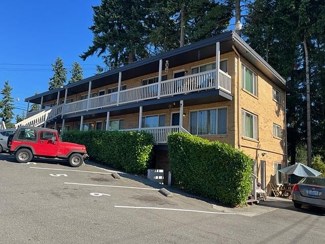 1st image of 19614 69th Pl W APT 2
