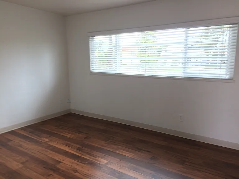 1465 Grand Ave — Photo 53