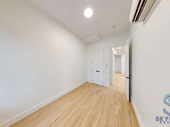 897 New York Avenue image 11 of 28