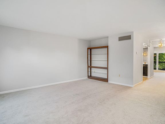 3rd image of 532 Fleetwood Ct #D