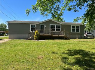 18 L St, Akron, AL 35441