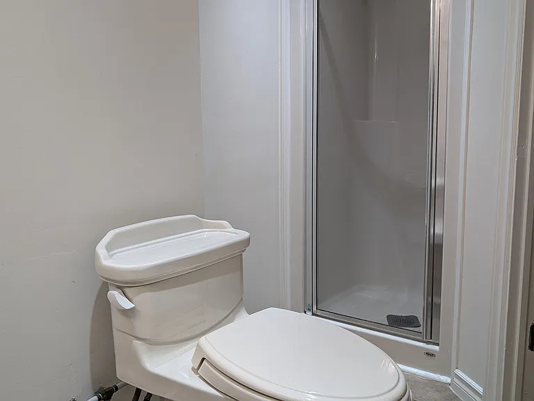 4 Albert St — Photo 33