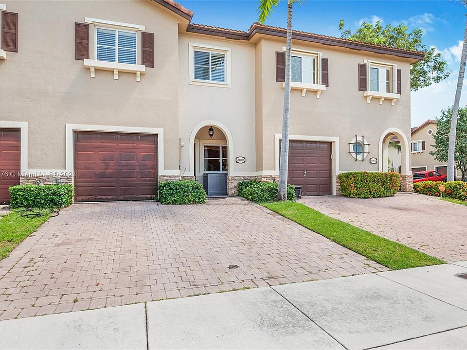 1st image of 8869 SW 220th Ln