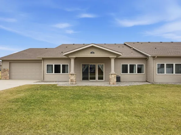 150 Sheyenne St #I, Kindred, ND 58051