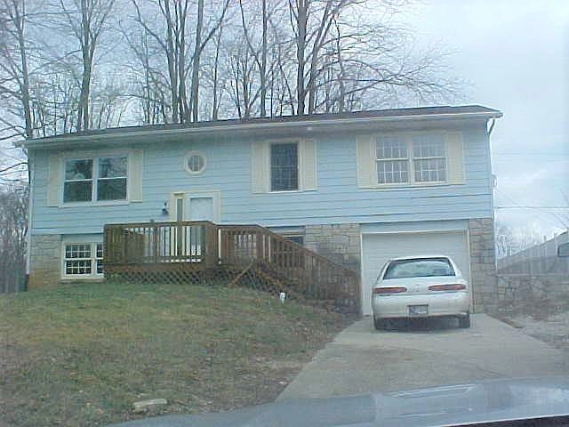 1st image of 920 N Chandler Dr