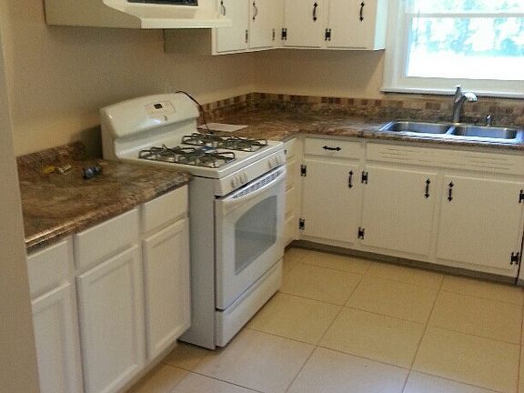 3rd image of 2811 Bell Dr SE