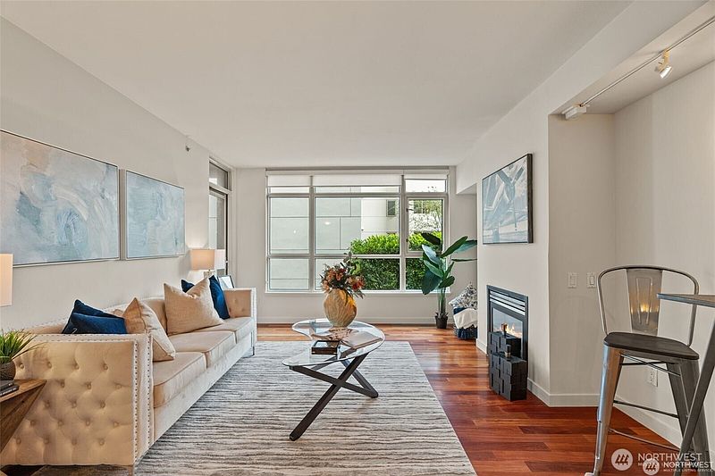 4th image of 1420 Terry Avenue #201