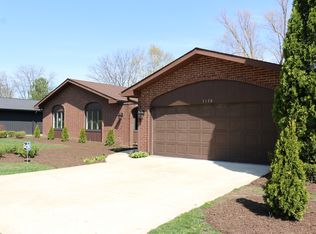 3130 River Falls Dr, Northbrook, IL 60062