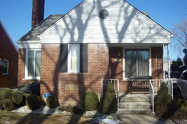 20513 Lochmoor St photo 1