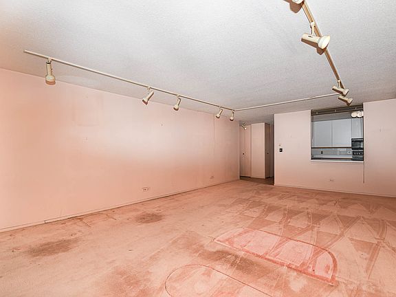 2nd image of 3150 N Sheridan Rd APT 9A