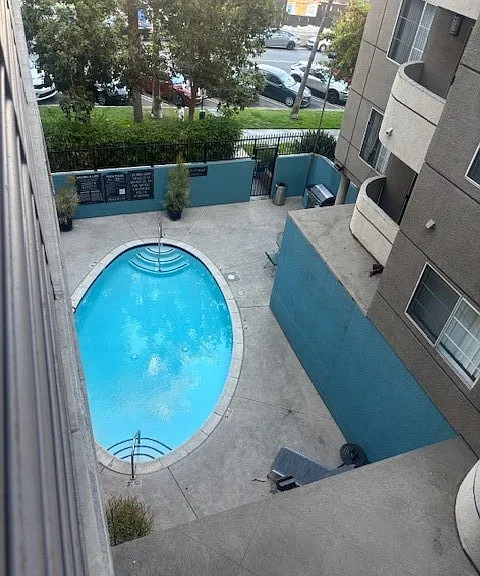 345 S Alexandria Ave #307 — Photo 37