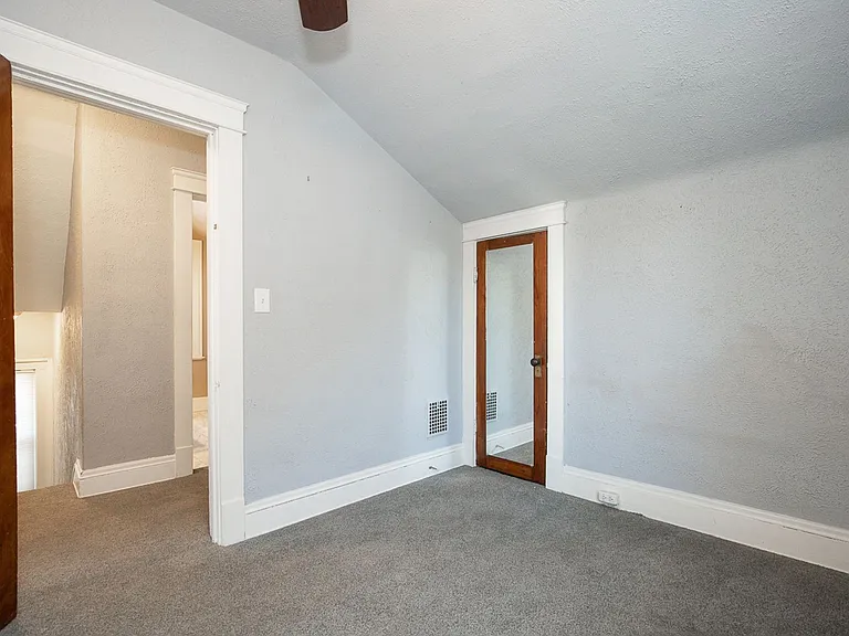 1487 Roycroft Ave — Photo 3