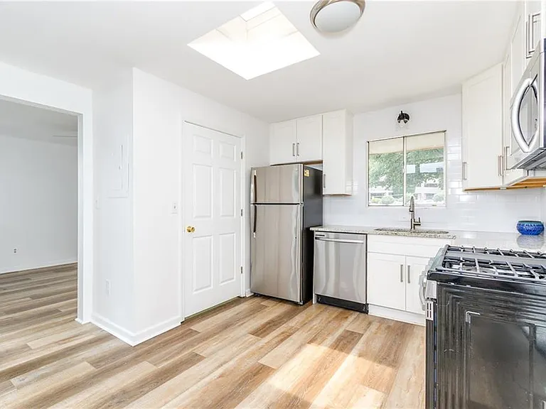 346 Carpenter Dr #20 — Photo 7