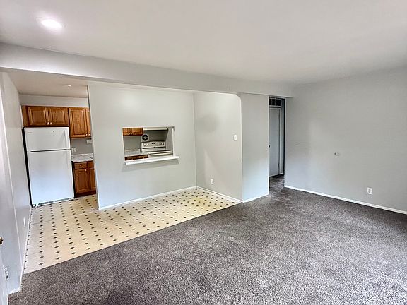 3rd image of 10510 Cinnamon Dr #B
