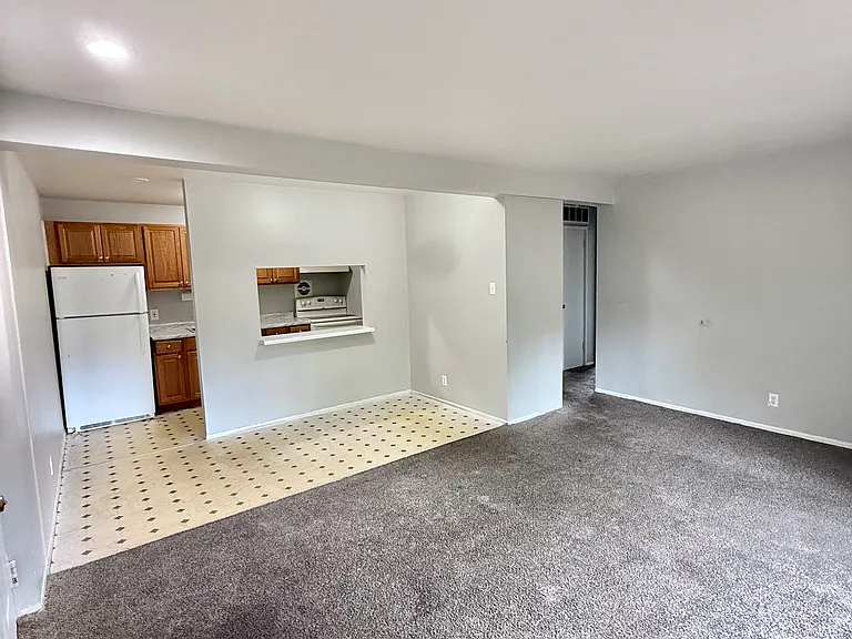 10510 Cinnamon Dr #B — Photo 3