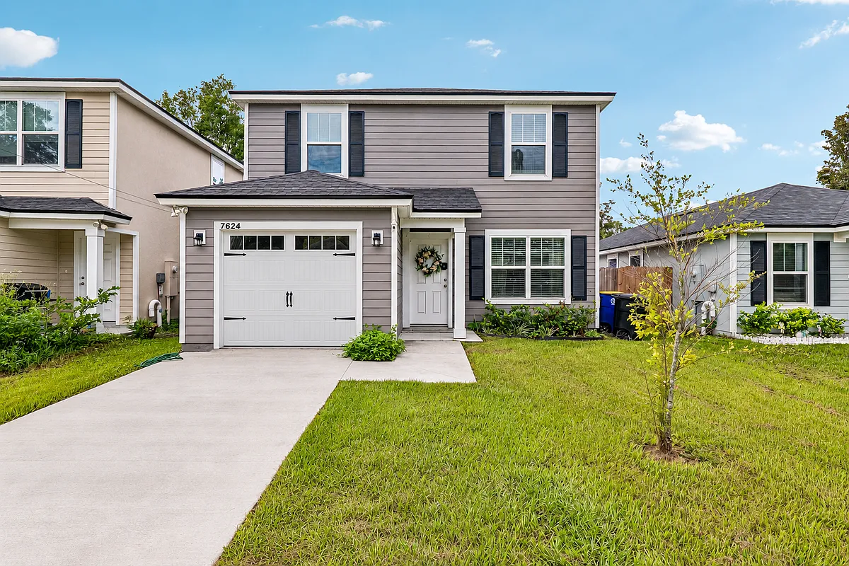4 bed, 2.5 bath, 1665 sqft, $2,300 — Photo 1