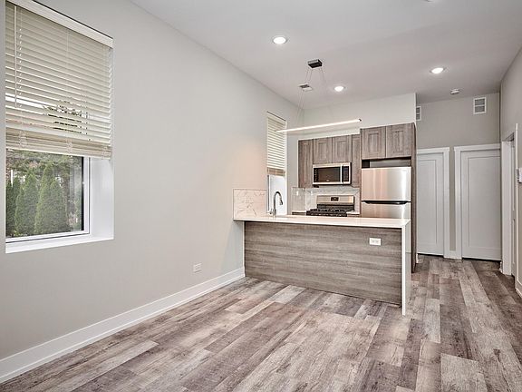 3rd image of 3525 S Damen Ave #1F