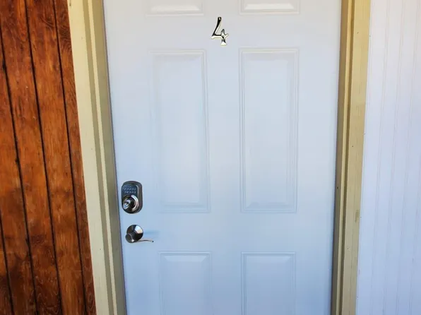 101 E Carson Ave APT 4, Sublette, KS 67877