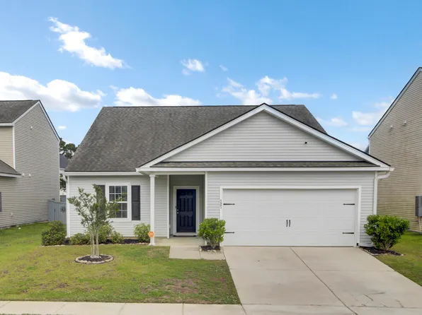 121 Ancestry Ln, Moncks Corner, SC 29461