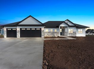 2200 Fox Point Ct, De Pere, WI 54115