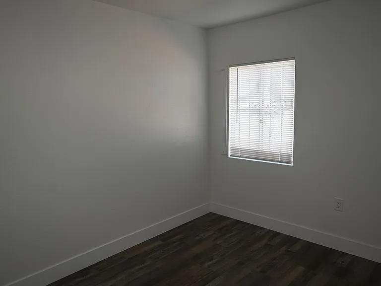 1007 C St #1 — Photo 14