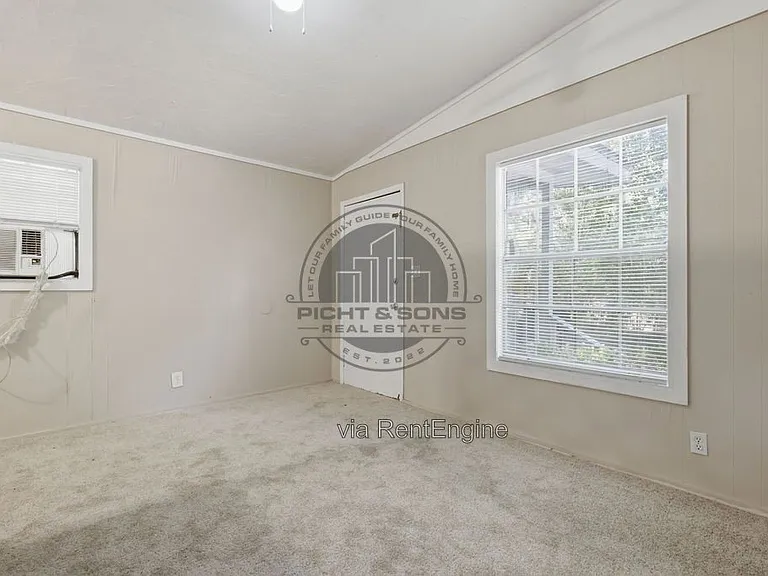 3197 Mission Rd — Photo 4